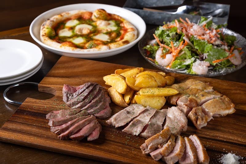 肉とワインのイタリアン酒場more 高崎店の店内・料理の写真 2枚目
