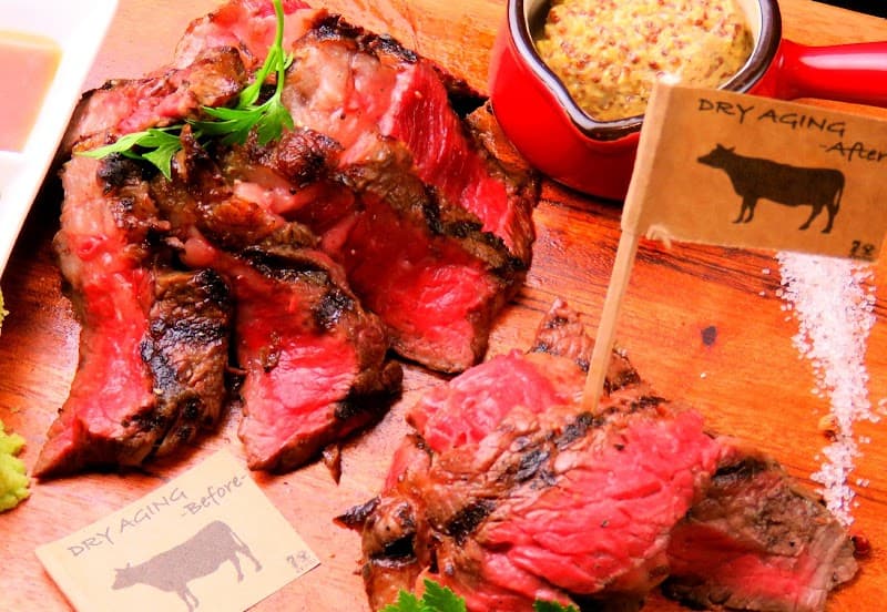 肉バルGYUUUの店内・料理の写真 2枚目