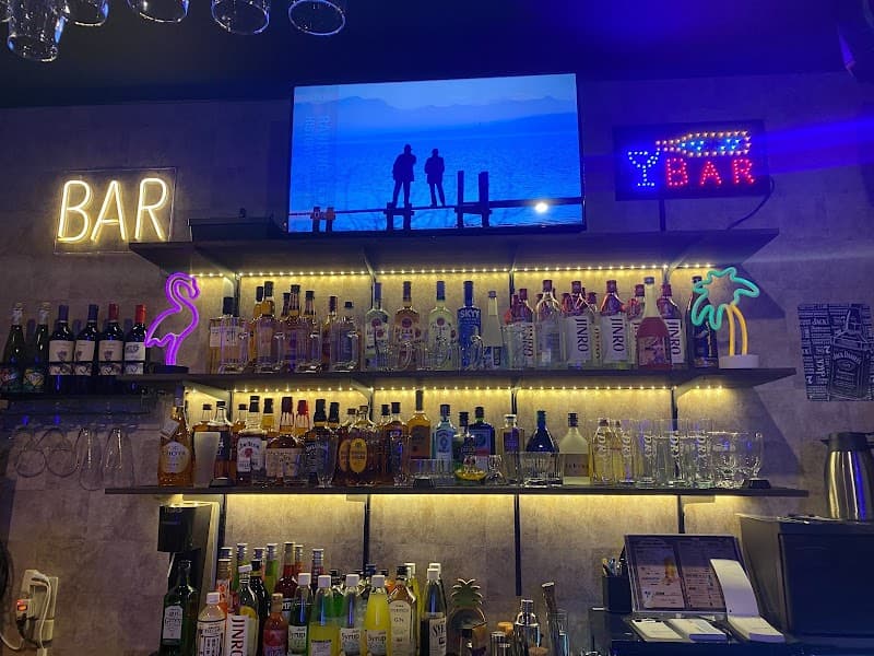 BAR Friends (バー フレンズ)の店内・料理の写真 3枚目
