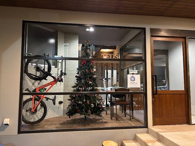 Ted's Guest House & Cycle Activity Center