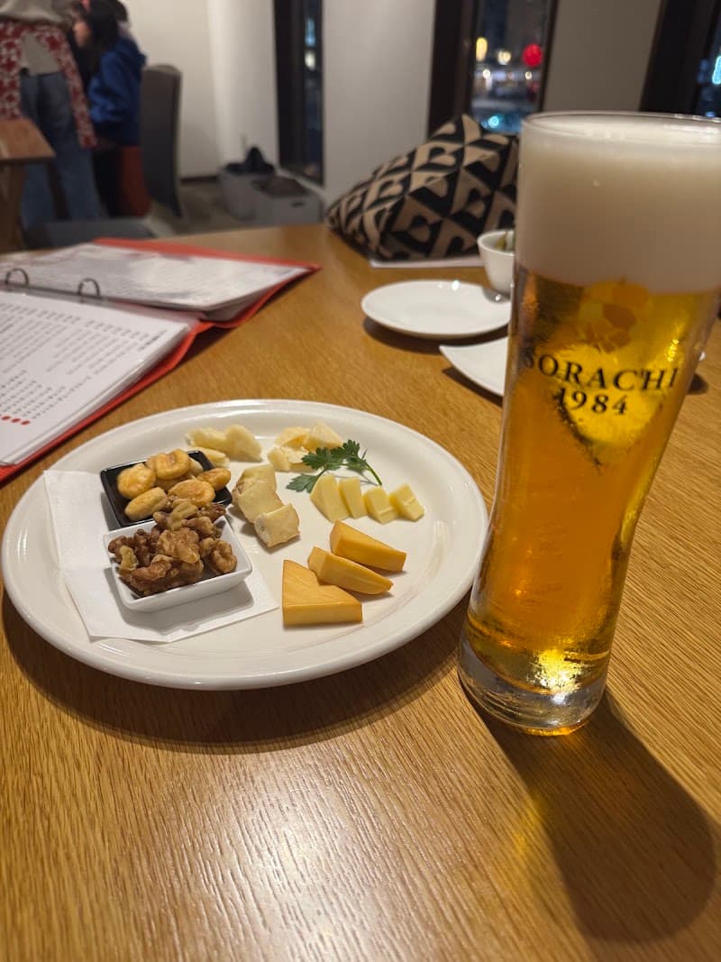 ダイニングバー nyumba(ニュンバ)の店内・料理の写真 3枚目