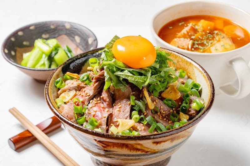 ステーキ＆ガーリックシュリンプ 沖しゃぶの店内・料理の写真 2枚目