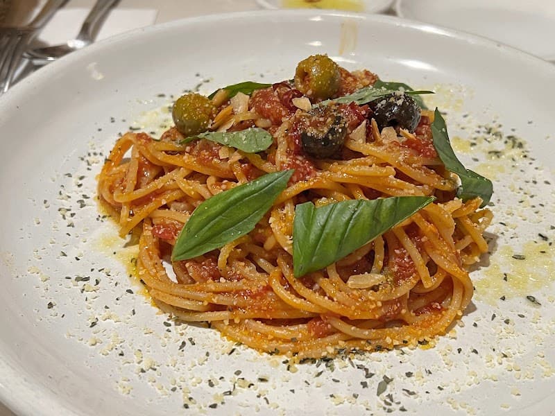 オリーブの実の店内・料理の写真 3枚目