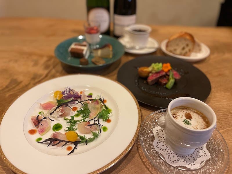 伊勢創作ビストロ ミルポワの店内・料理の写真 2枚目