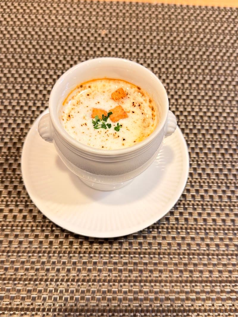 伊勢創作ビストロ ミルポワの店内・料理の写真 3枚目