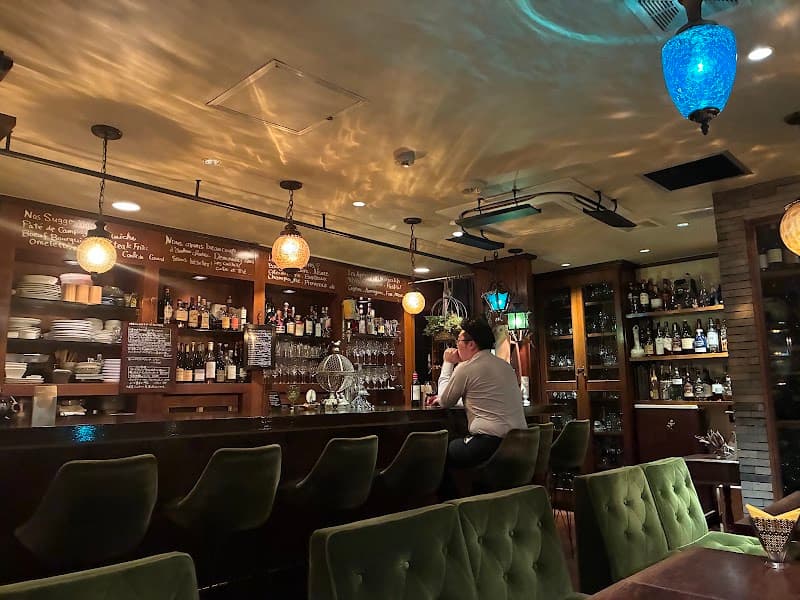 フレンチバー シャノワール Bar Français Le Chat Noirの店内・料理の写真 3枚目