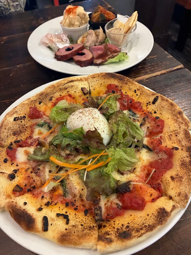 ワイン酒場 ビストロ JIN塚本店の店内・料理の写真 3枚目
