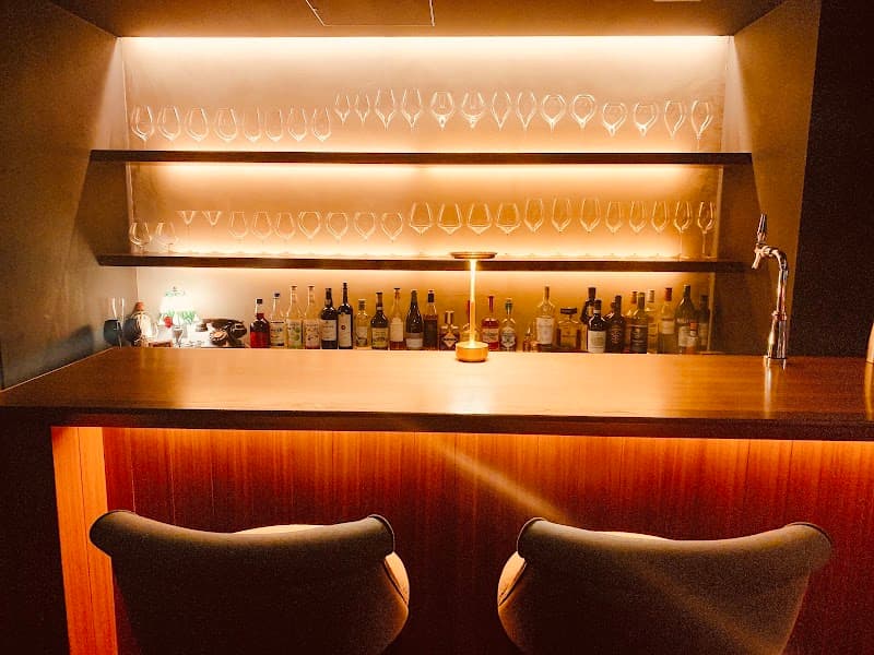 ワインバー ハイダウェイ wine bar hideaway