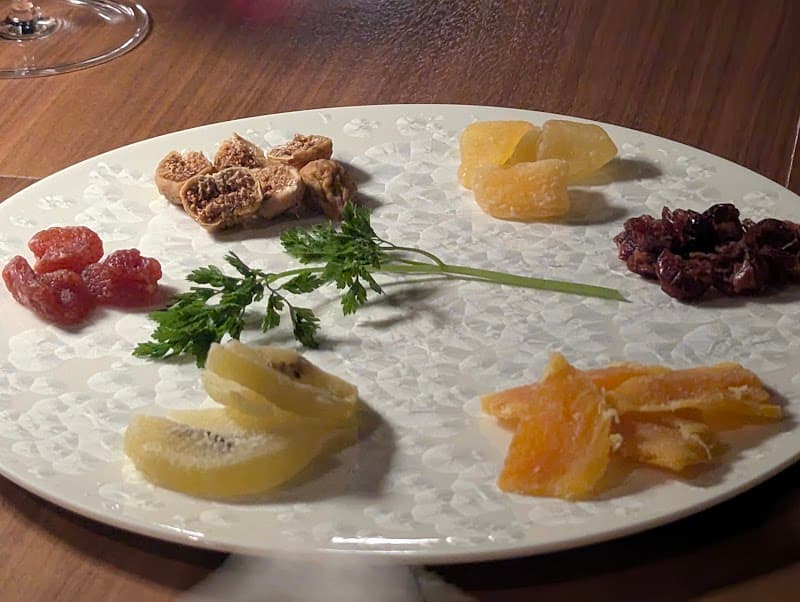 ワインバー ハイダウェイ wine bar hideawayの店内・料理の写真 3枚目