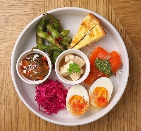 原価ビストロチーズプラス 名古屋錦の店内・料理の写真 2枚目