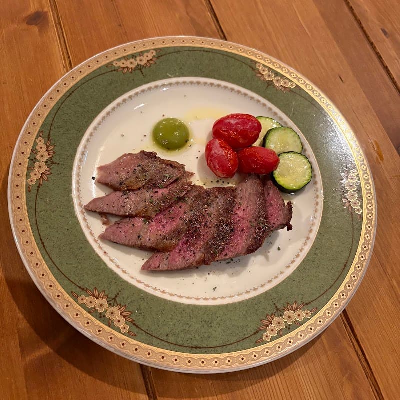 肉と酒Mmmの店内・料理の写真 3枚目