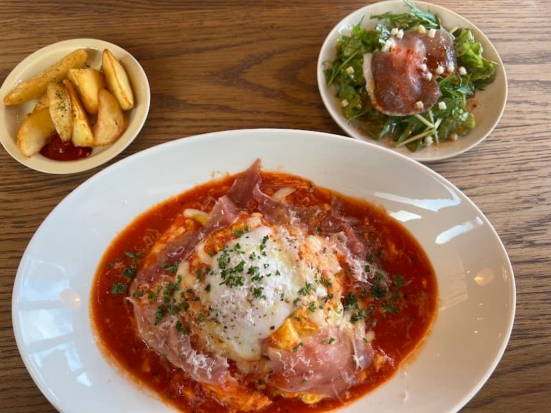 オムライスとエスプレッソ アンカー寺井【ソースたっぷりオムライスのお店】の店内・料理の写真 3枚目