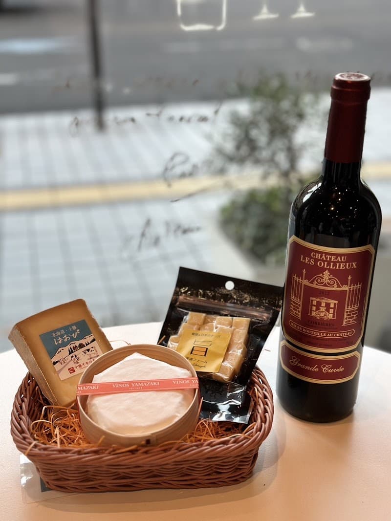 ワイン専門店 ヴィノスやまざき 新静岡セノバ店の店内・料理の写真 2枚目