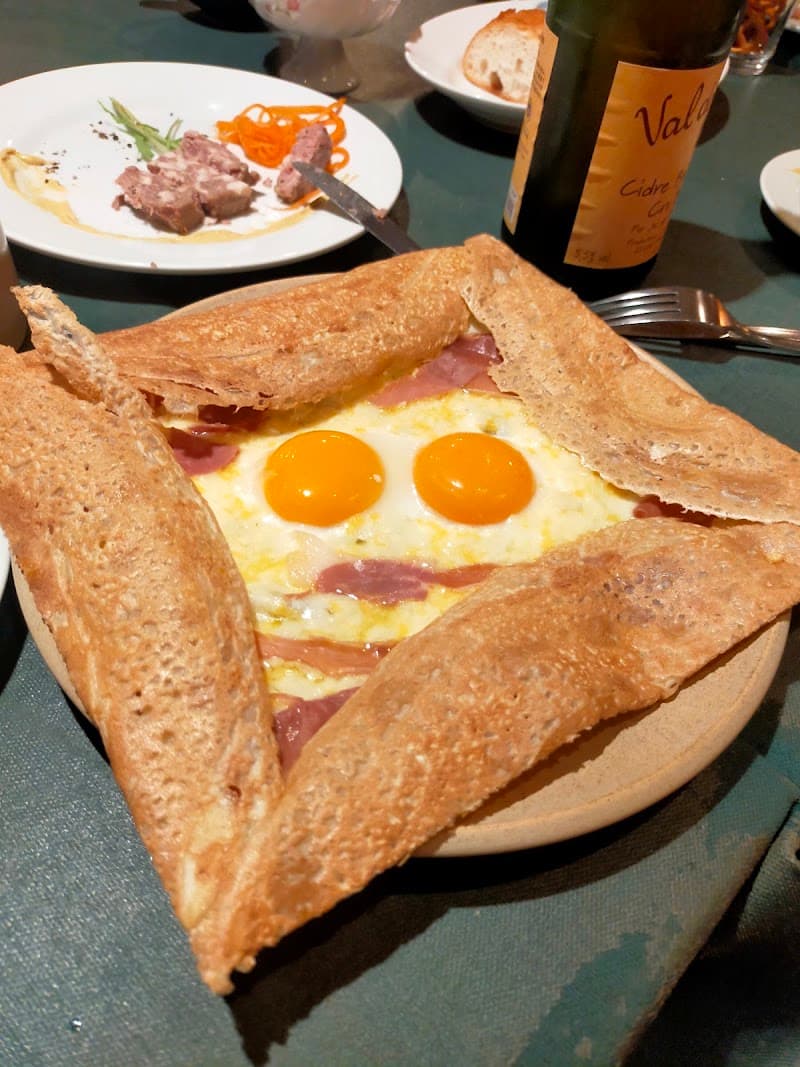 ビストロフレンチ Allez-allez! Du vins! アレアレ！デュヴァン！の店内・料理の写真 3枚目