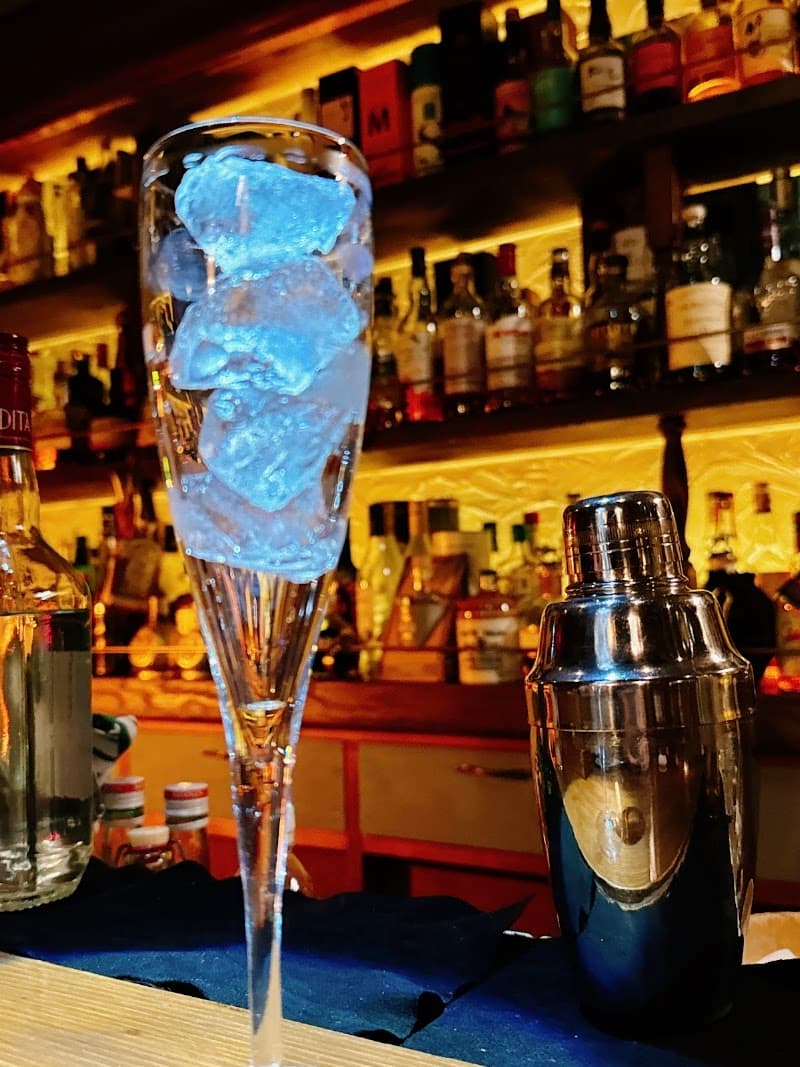 BAR&GALLERY 額縁ピエロの店内・料理の写真 3枚目