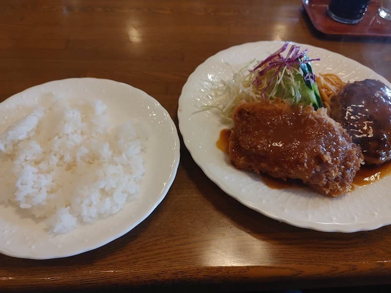 洋食亭 ローリエの店内・料理の写真 3枚目