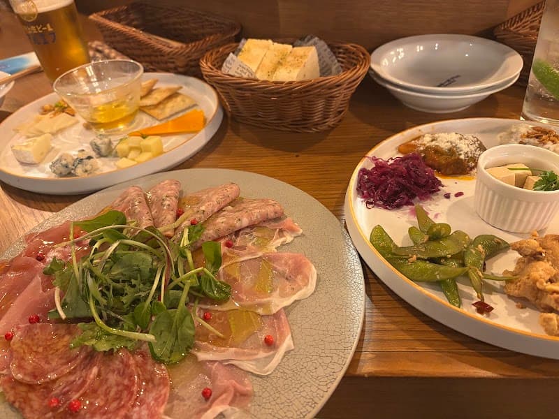 原価ビストロチーズプラス 長野の店内・料理の写真 2枚目