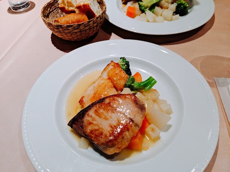 ビストロサンク（Bistro Cinq5）の店内・料理の写真 3枚目