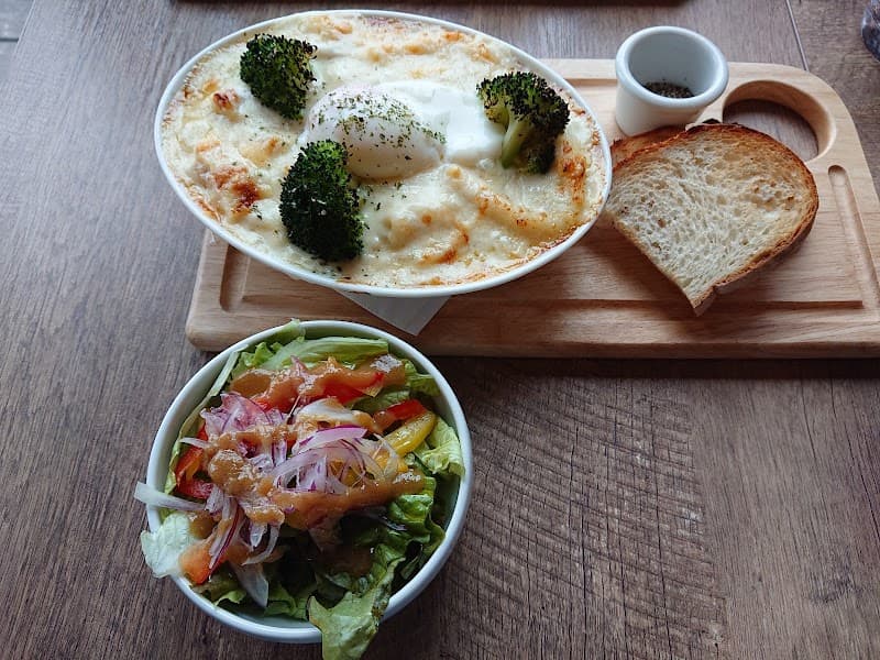 半田銀山ブルワリー・上町CHEERSの店内・料理の写真 2枚目