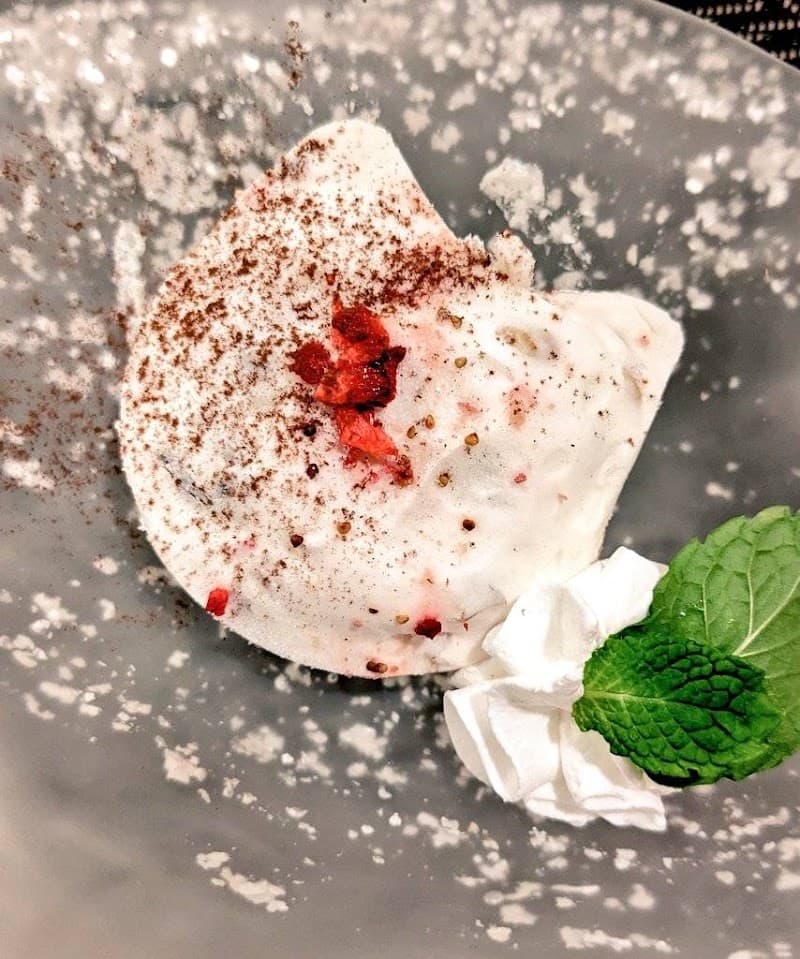 ちいさなお皿のビストロ tena tena （ティナ ティナ）の店内・料理の写真 2枚目