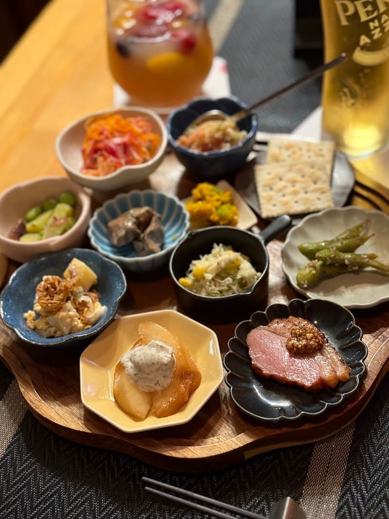 ちいさなお皿のビストロ tena tena （ティナ ティナ）の店内・料理の写真 3枚目