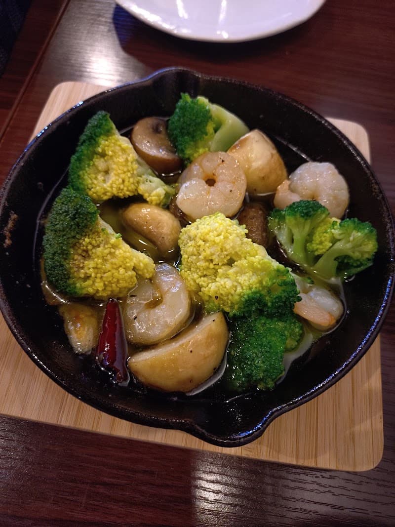 アヒージョと和食のほっこり隠れ家 Kの店内・料理の写真 2枚目