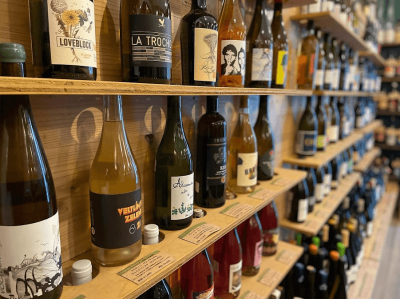 DIVE TO WINE JINGUMAE ワインショップ&バー(ワイン教室)の店内・料理の写真 2枚目