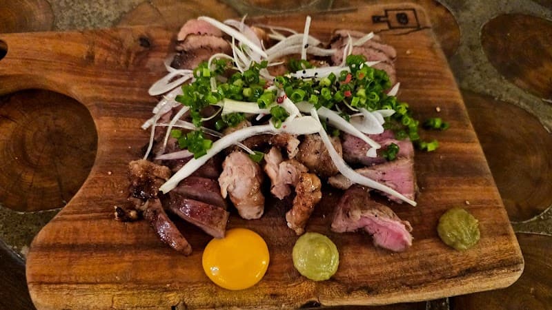 ウージ焼き酒場 徳武蔗屋（トゥクブサヤ）の店内・料理の写真 2枚目