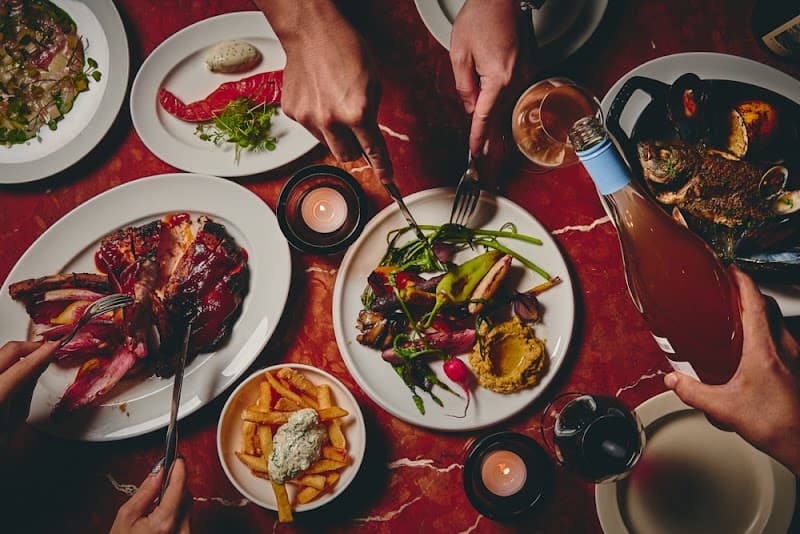THE ROOF rooftop bar & bistroの店内・料理の写真 3枚目