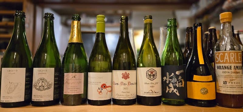 鳥天狗 - 秋田市中通 比内地鶏料理と日本酒と自然派ワインの店内・料理の写真 2枚目