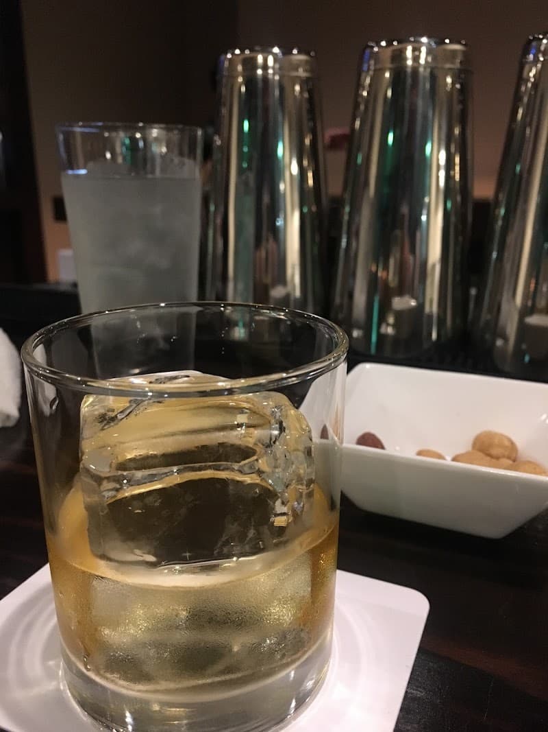 Bar&Diner CROSS GATE (バーアンドダイナー クロスゲート)の店内・料理の写真 3枚目