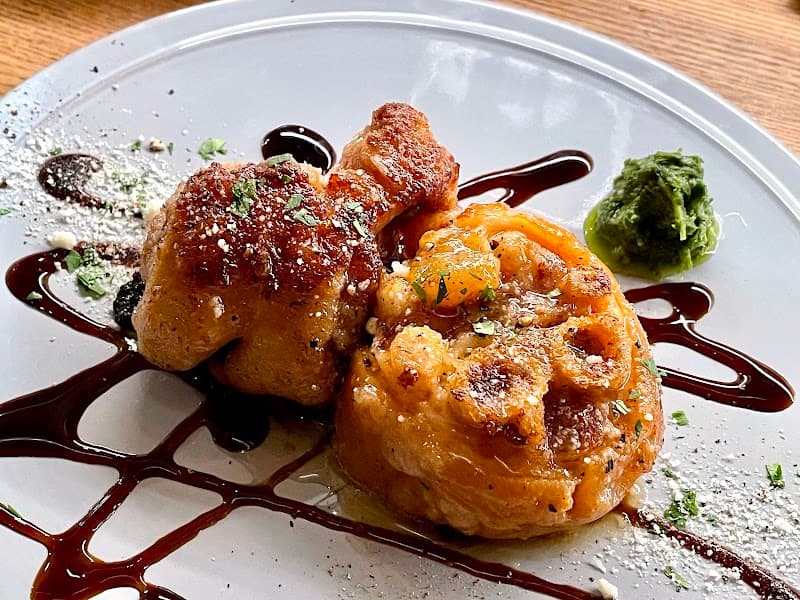 BISTRO CHURA 新宿ビストロ ナチュラルワインの店内・料理の写真 3枚目