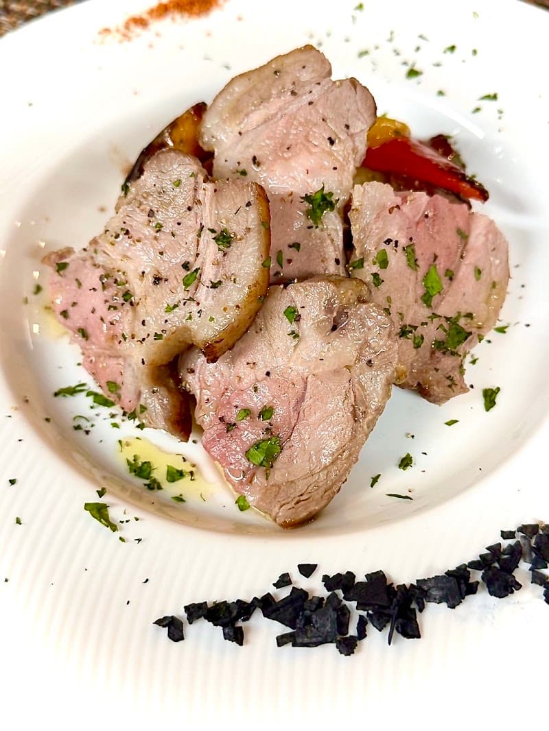 ジビエとワインのお店 Bistro Nove(ビストロ ノーヴェ)の店内・料理の写真 2枚目