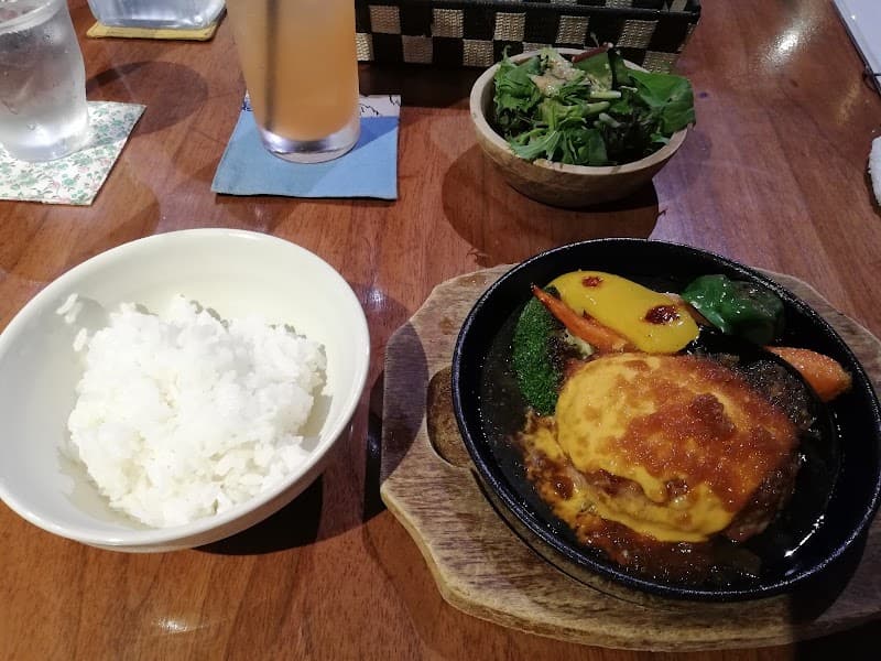 鉄板ダイニングZill
