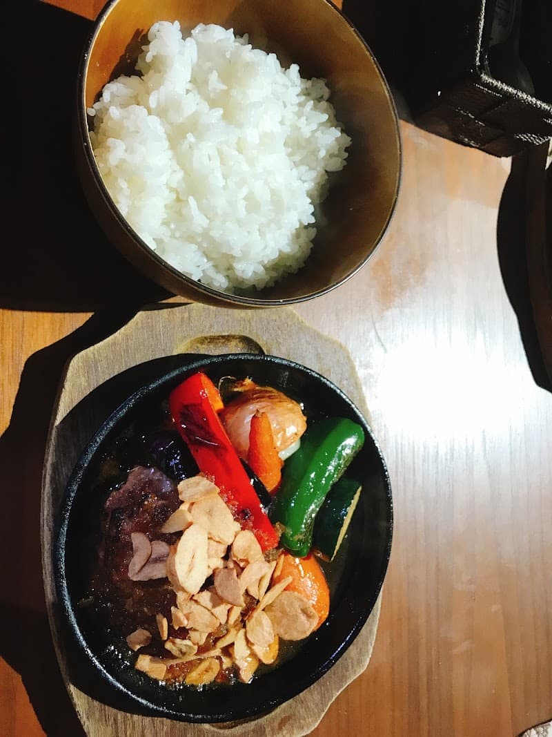 鉄板ダイニングZillの店内・料理の写真 2枚目