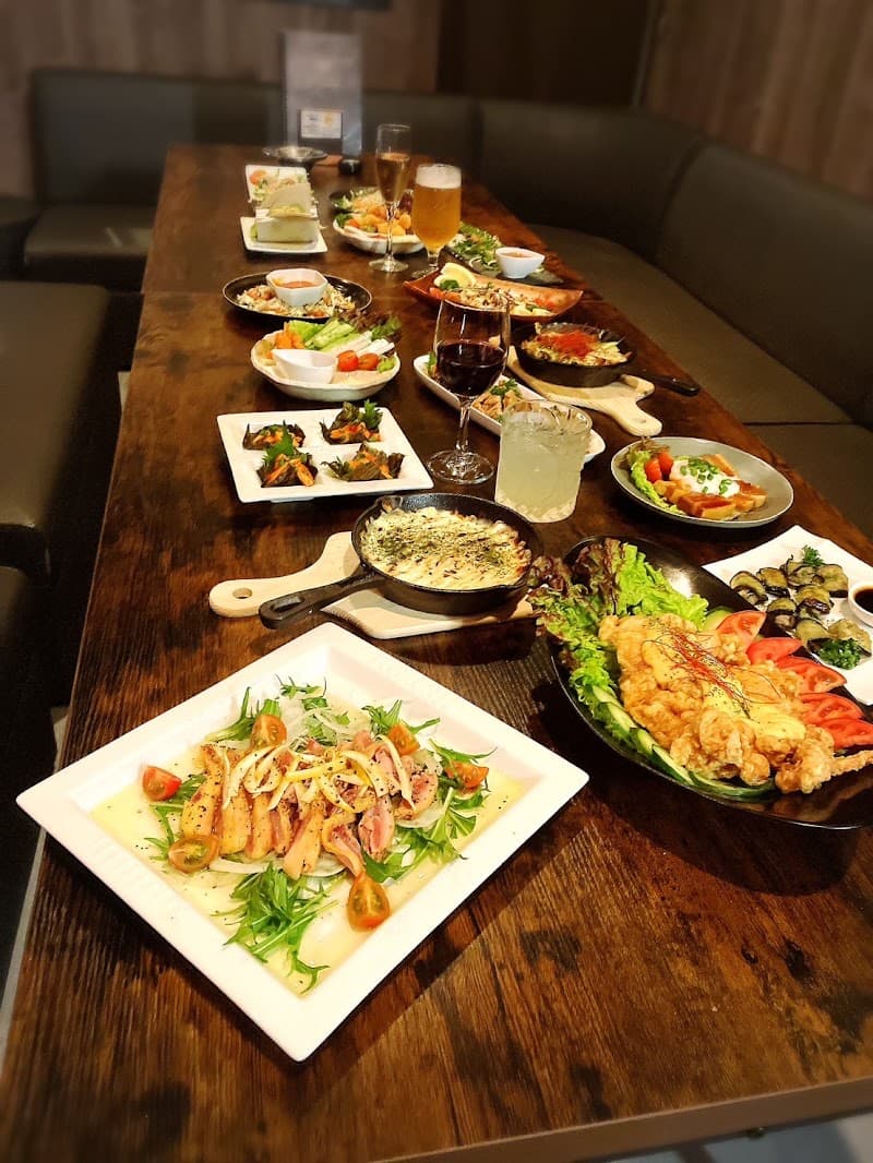 洋食居酒屋&Dining Bar 【ALOUD】の店内・料理の写真 2枚目