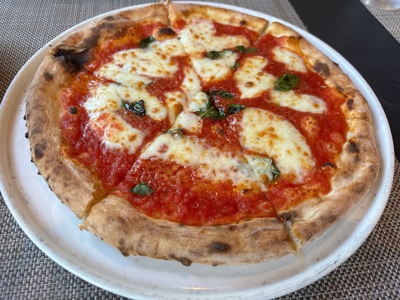 Pizzeria Mio ピッツェリア ミオの店内・料理の写真 3枚目