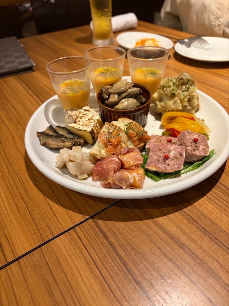 洋食ビストロ一方美人 北新地店（Ippou Bijin, Bistro – Kitashinchi）の店内・料理の写真 3枚目
