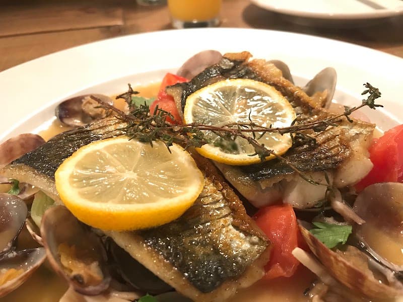 Droite et Gauche（ドロワット・エゴーシュ）の店内・料理の写真 2枚目