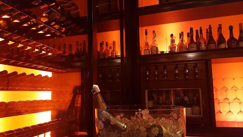 winebar Louise(ルイーズ)