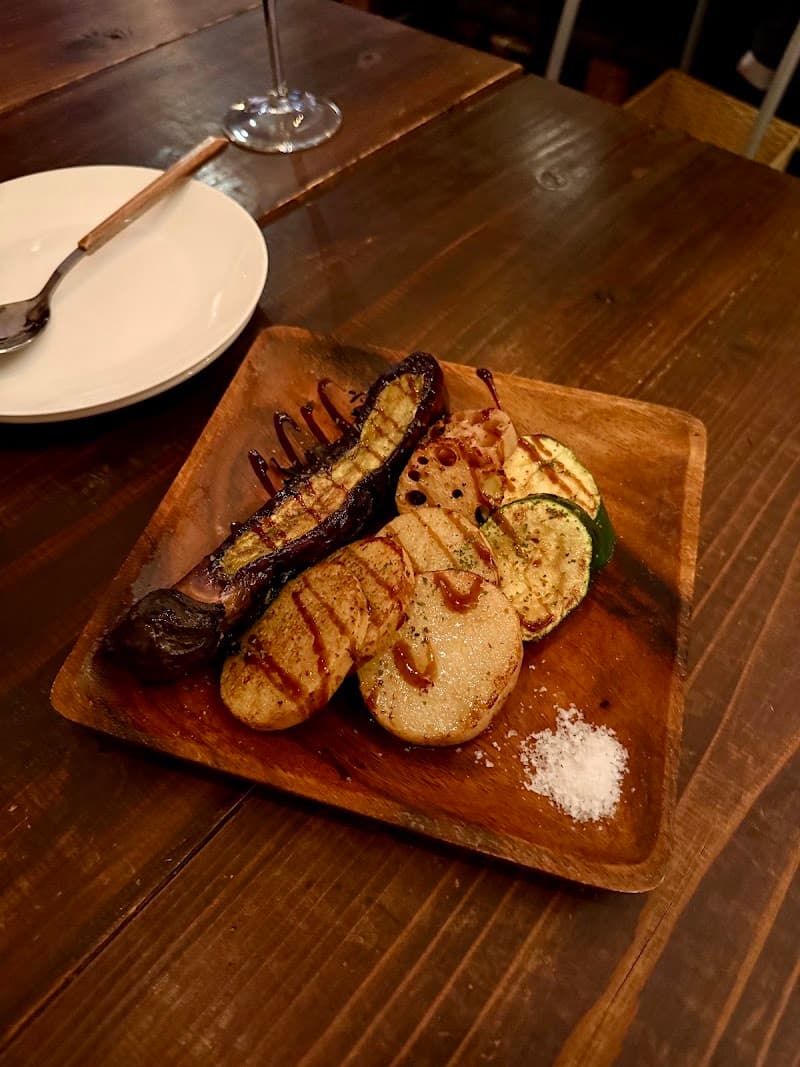 ワインバー オルトレポの店内・料理の写真 2枚目