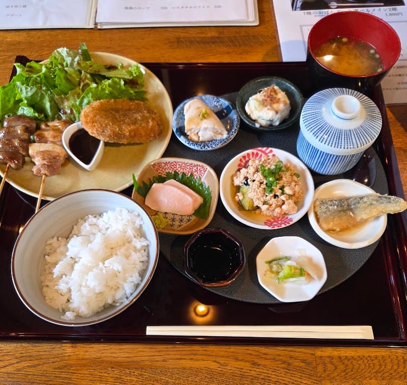 焼鳥とワインのお店 gakuの店内・料理の写真 3枚目