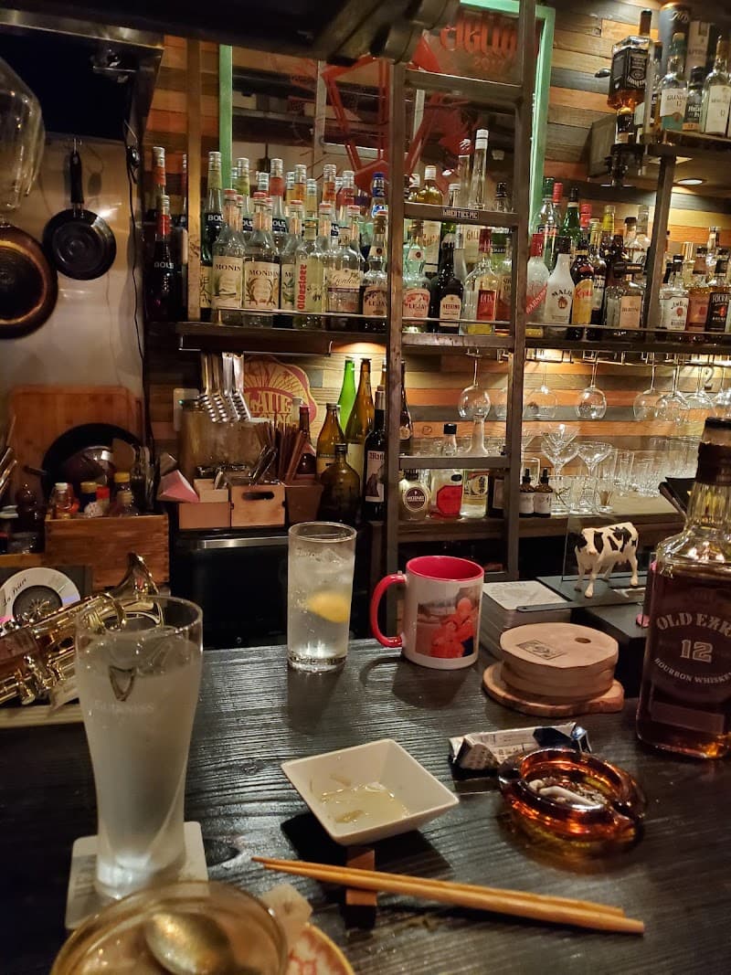 隠家 YELLOWの店内・料理の写真 2枚目