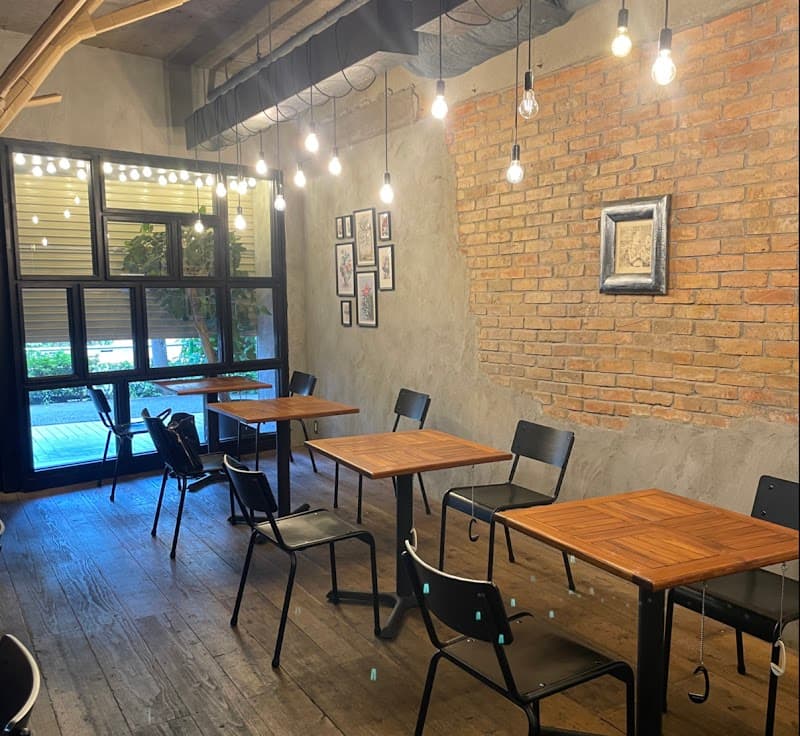 BREAD&WINE RP＋の店内・料理の写真 1枚目