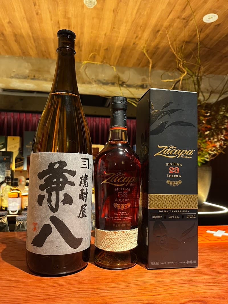 BAR MOMENT 琥珀 大宮 バー ウイスキーの店内・料理の写真 2枚目