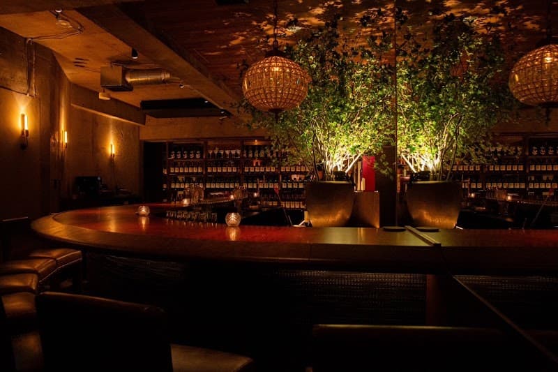 BAR MOMENT 琥珀 大宮 バー ウイスキーの店内・料理の写真 3枚目