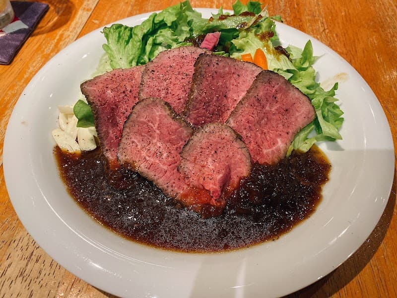 洋風居酒屋コシーナ(チーズとワイン)の店内・料理の写真 2枚目