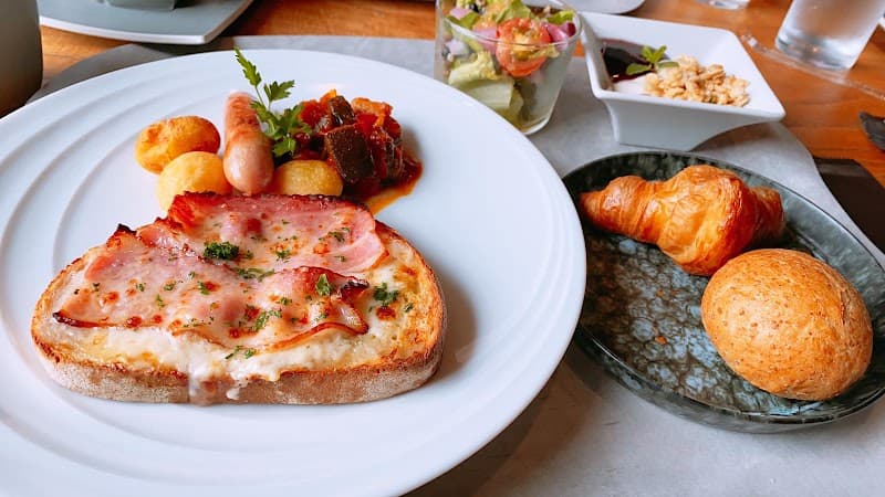 THE PEAK／GALLERIA MIDOBARUの店内・料理の写真 2枚目