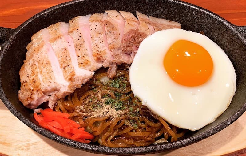 富士宮焼きそば＆ステーキ FUJIBOKUの店内・料理の写真 2枚目