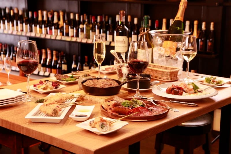 ワイン酒場。LONGING HOUSE 軽井沢の店内・料理の写真 2枚目